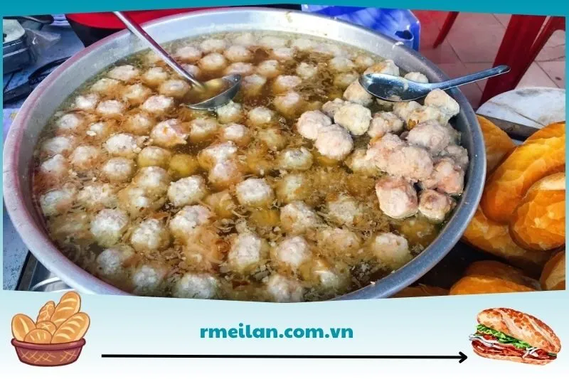 Phá lấu – bánh mì xíu mại